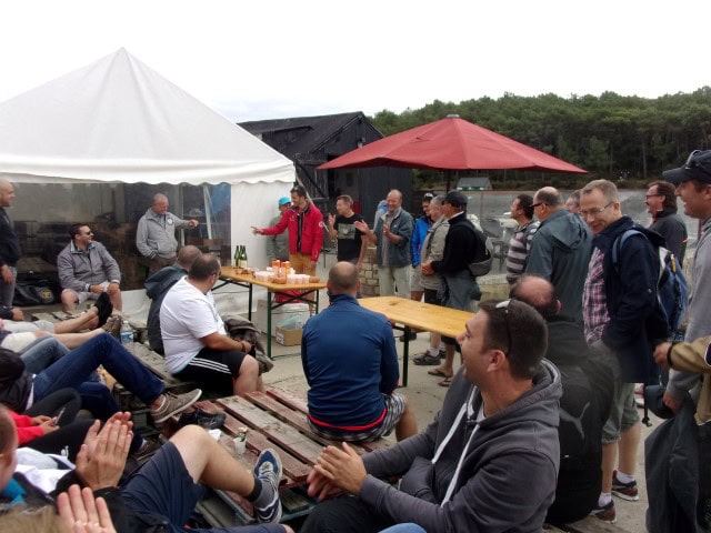 remise des prix d'un rallye nautique nautic sport. autour de cidre et de gateaux breton.