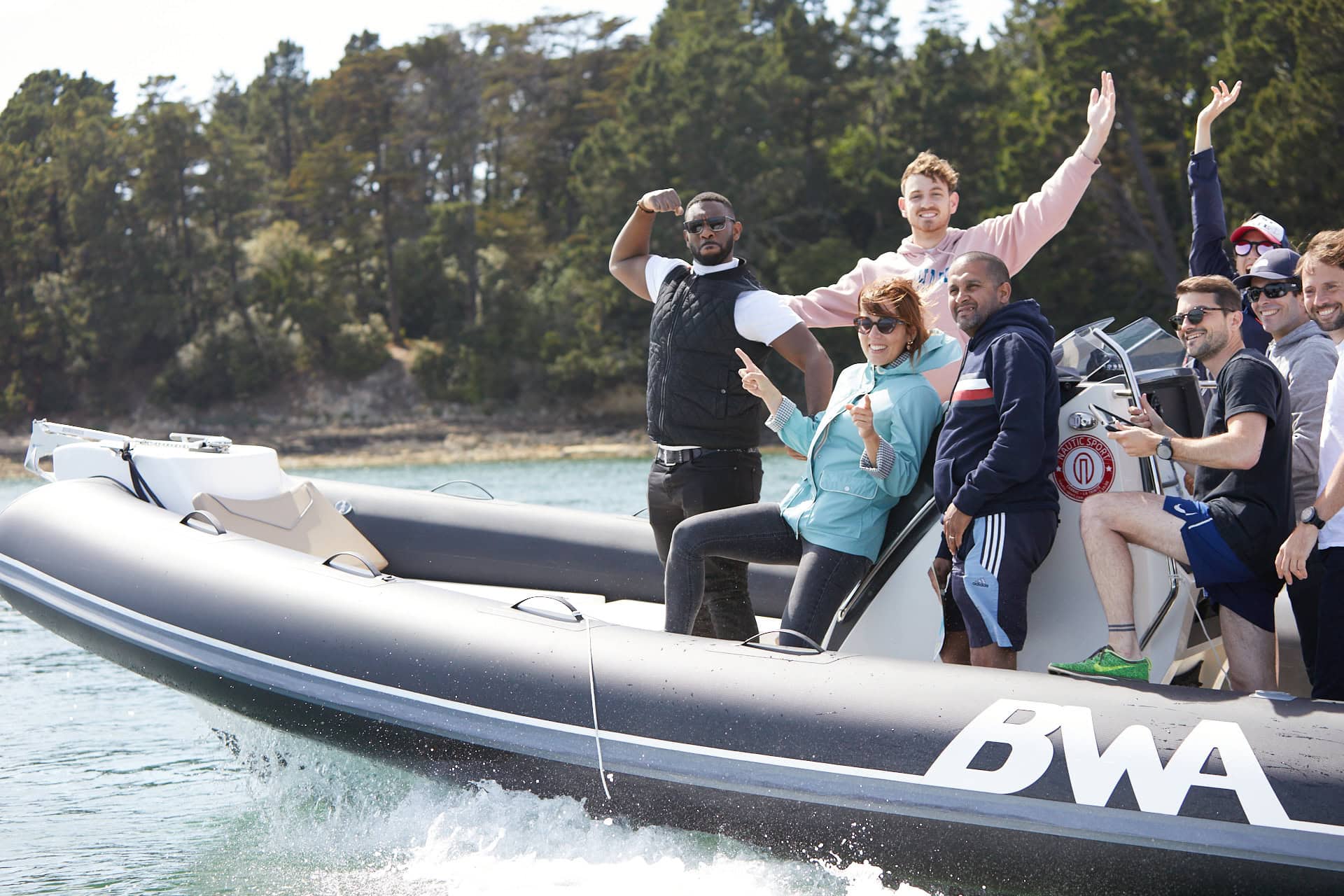 Séminaire & team building d'entreprise, challenge nautique ou rallye nautique et chasse au trésor unique dans le Morbihan avec NAUTIC SPORT